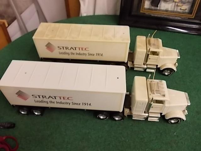 lot 72 image: 2-Nylint&nbsp25 in Semi Trucks...