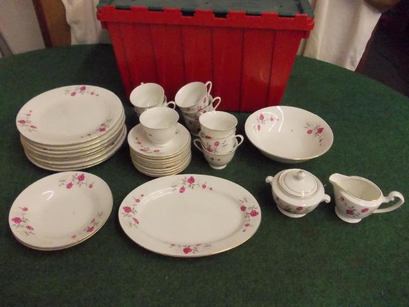 lot 87 image: Tote Bin Full Of Rose Floral China...