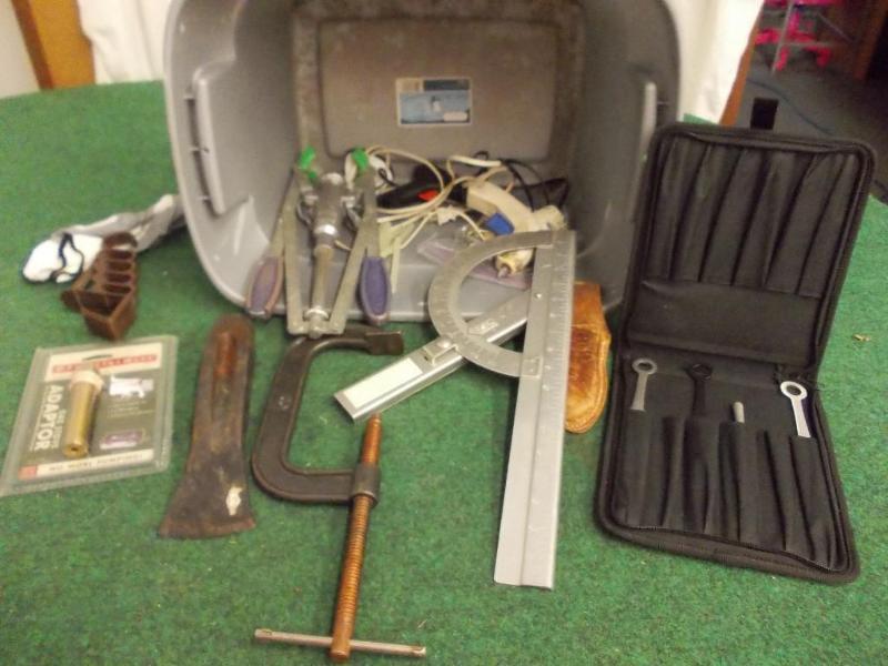 lot 91 image: Tote Bin & Contents Tools, Glu...
