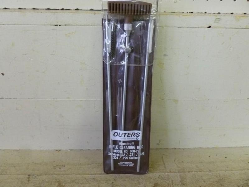 lot 31 image: Outers Aluminum rifle cleaning rod,...