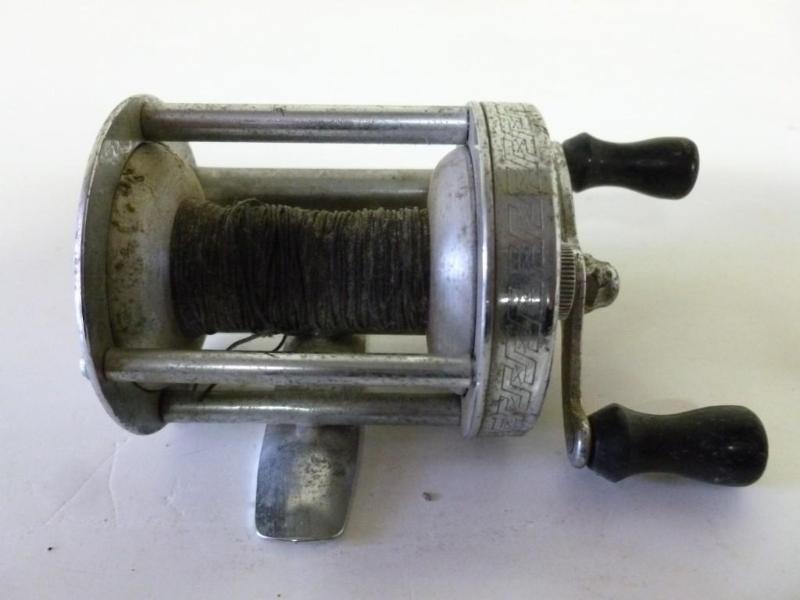 lot 90 image: Vintage Pflueger&nbspAkron No. 189...