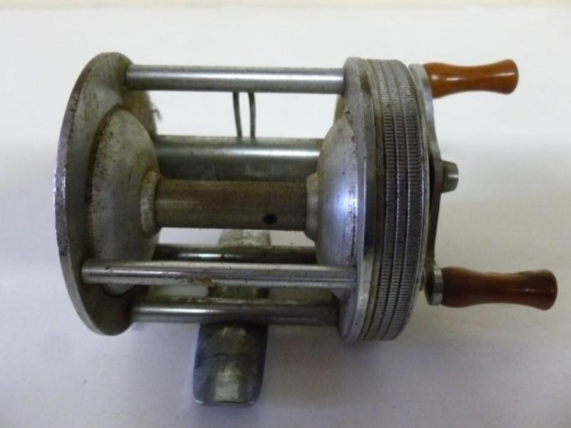 lot 92 image: Vintage J.C Higgins Model 46 bait c...