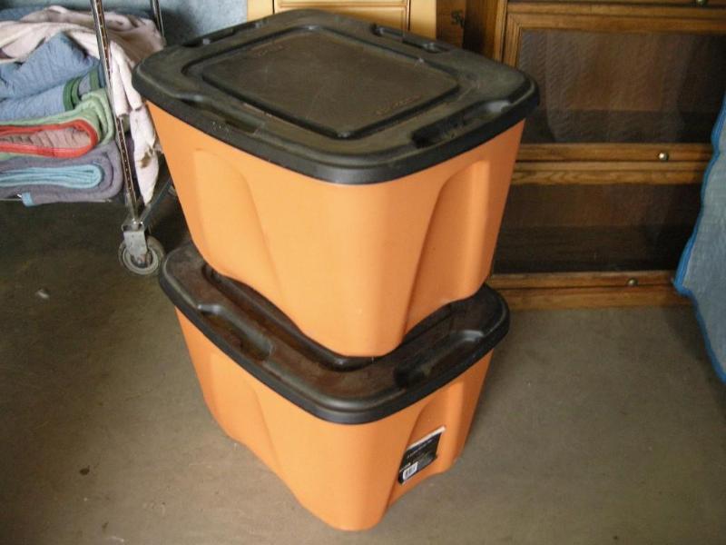 lot 115 image: 2 Totes with lids