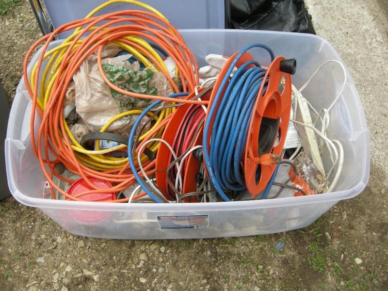 lot 122 image: 5 Extension Cords and misc