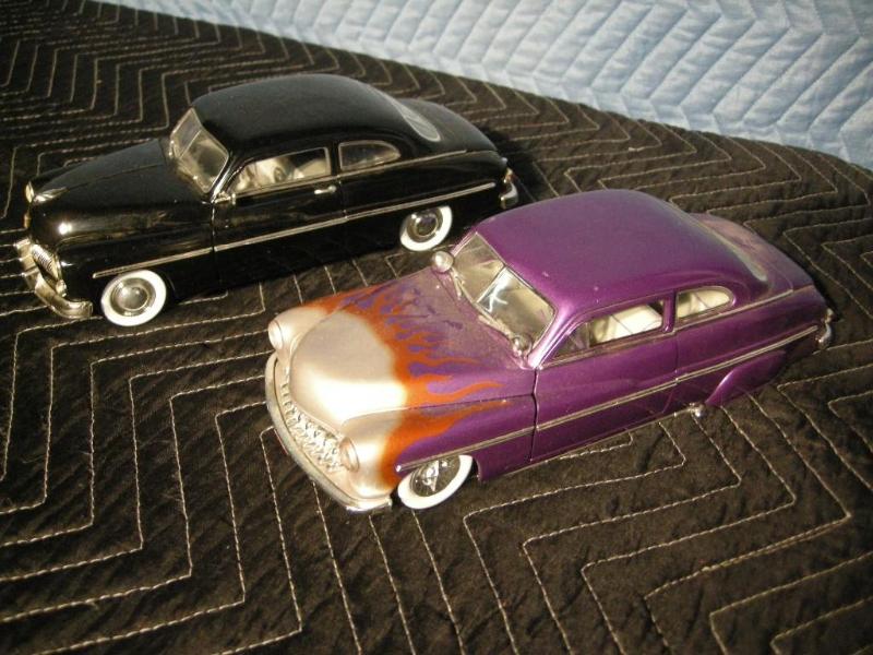 lot 31 image: 2 Ertl 1949 Mercury diecast cars