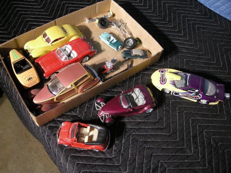 lot 44 image: Smaller diecast cars