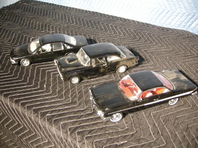 lot 46 image: 3 Diecast Cars