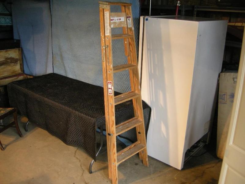 lot 58 image: Werner 6 Wood Step Ladder