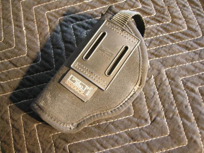 lot 68 image: Sidekick Holster Size 15