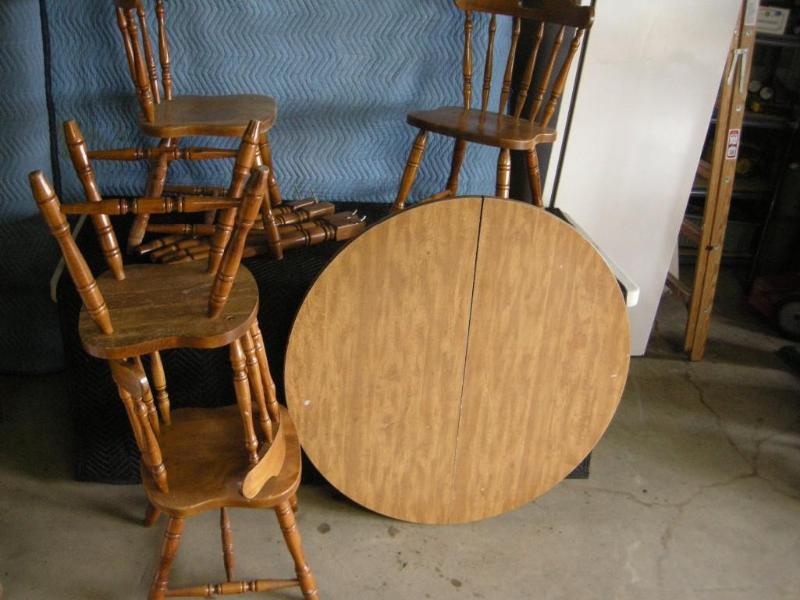lot 80 image: Table and 4 chairs