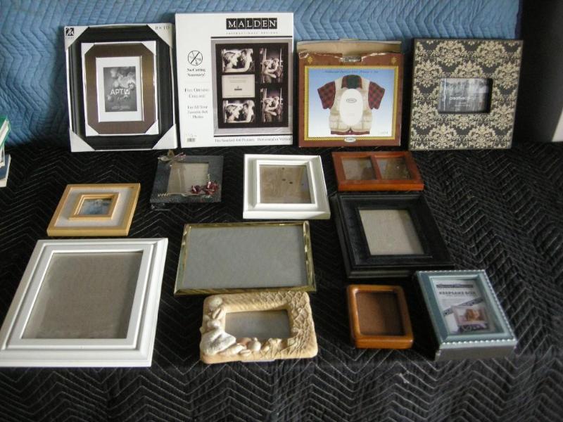 lot 89 image: Picture Frames