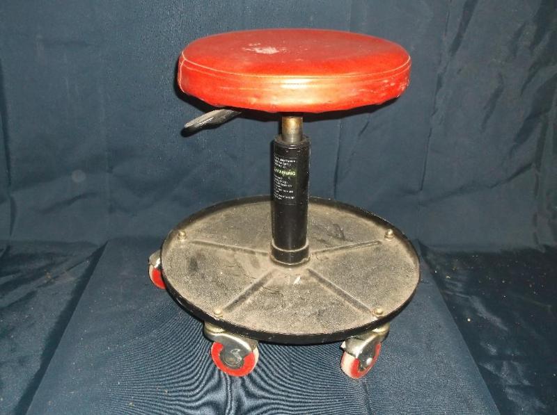 Mechanics chair nice shape works as...