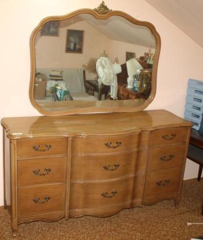 lot 106 image: Antique dresser and mirror - Nine d...