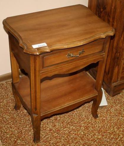 lot 112 image: Two pieces Bedroom table and drawer...
