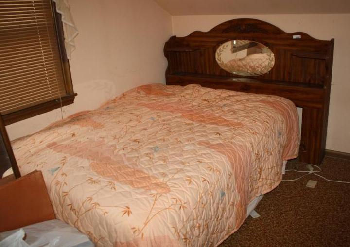 lot 115 image: Bed and headboard with mirror 64 x ...