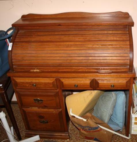 lot 118 image: Rolltop desk 41 x 19 x 45 tall  con...