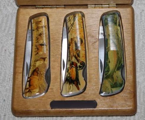 lot 140 image: 3 Highly Decorated Folding Knives in Case