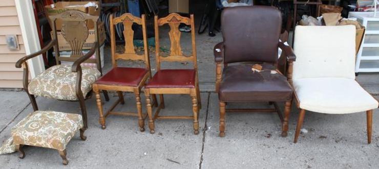 lot 146 image: 5 Antique chairs and one foot rest...