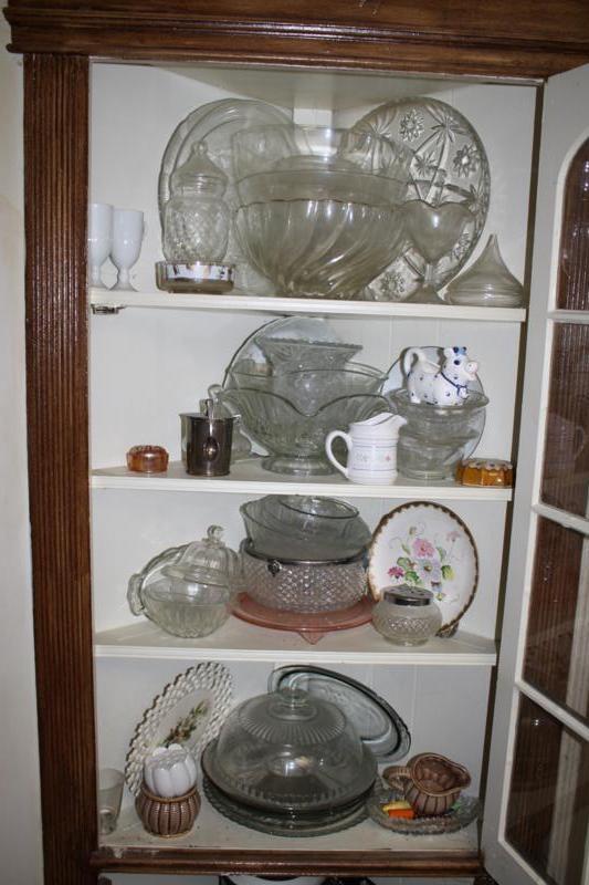 lot 155 image: Lot of Vintage Glassware