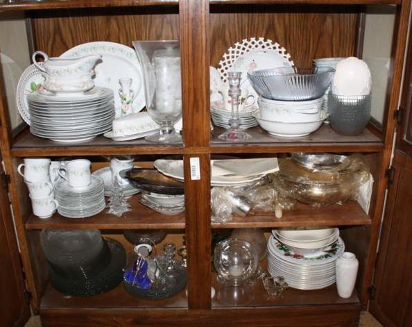 lot 170 image: Vintage collectible glassware Johan...