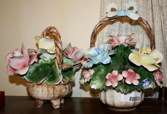 lot 174 image: Two Capodimonte porcelain &nbspflo...