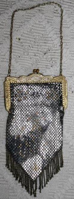 lot 192 image: Vintage Evening Bag