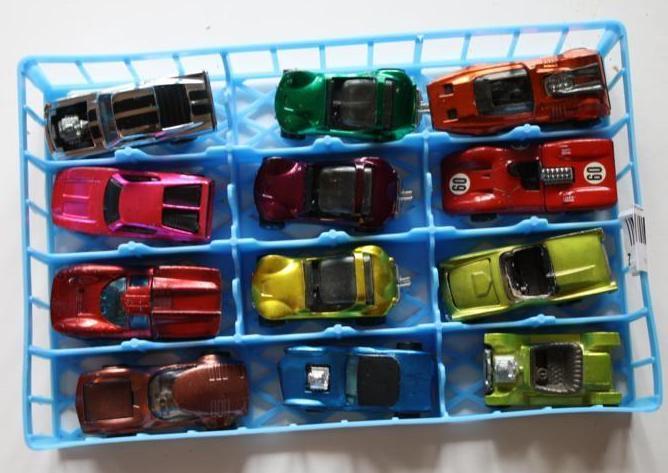 lot 2 image: Hotwheels Redline