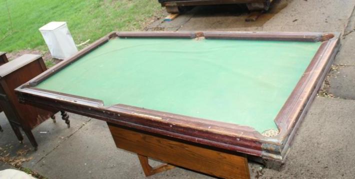 lot 220 image: Antique Portable Billiards&nbsptab...