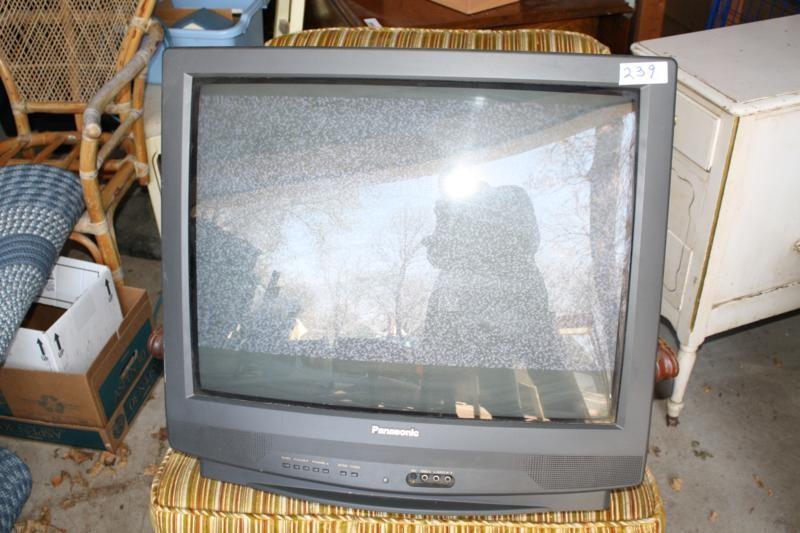 lot 239 image: Panasonic color TV model CT-27D11E ...
