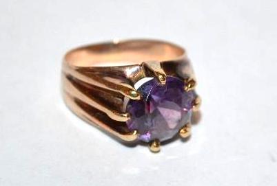 lot 24 image: Ring