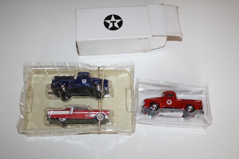 lot 256 image: Road Champ Ford F100 1956 Chevy car...