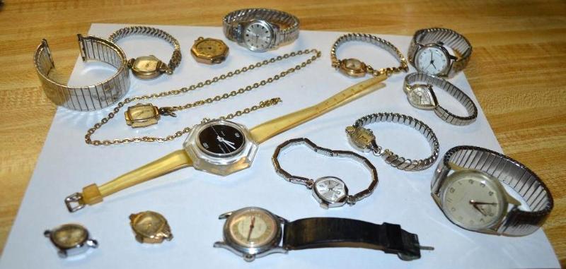 lot 261 image: Large group of Antique & Collec...
