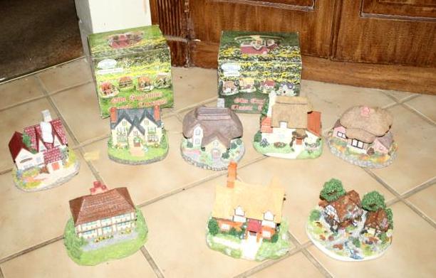 lot 296 image: Decorative Collectibles Country Ma...