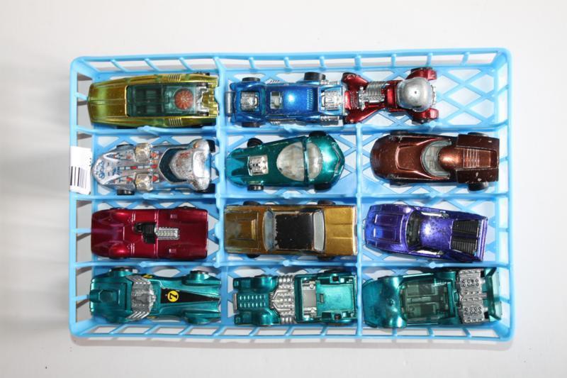 lot 3 image: Hotwheels Redline