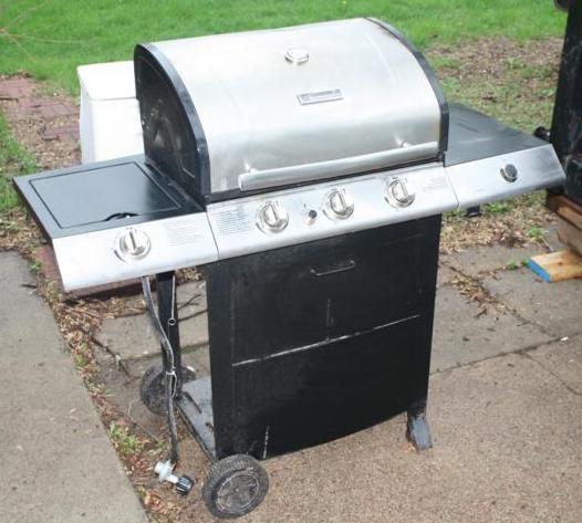lot 303 image: Kenmore Gas Grill- Works. &nbspHas...