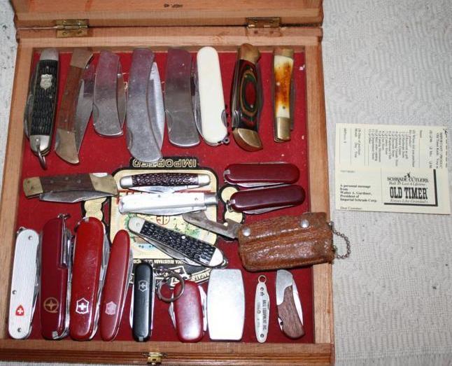 lot 306 image: Large set of pocket knives in nice ...