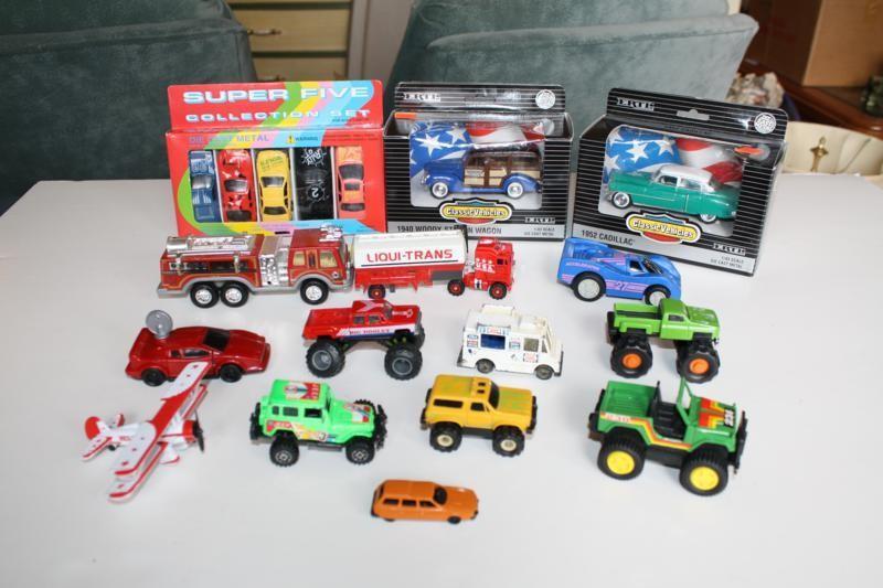 lot 308 image: Ertl cars die cast 143 1952 Cadill...