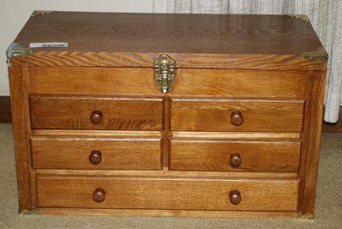 lot 37 image: Large Vintage Oak Machinist Case&nb...