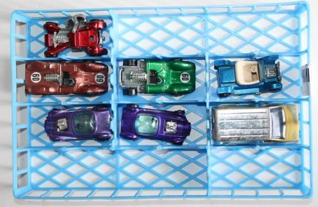 lot 4 image: Hotwheels Redline