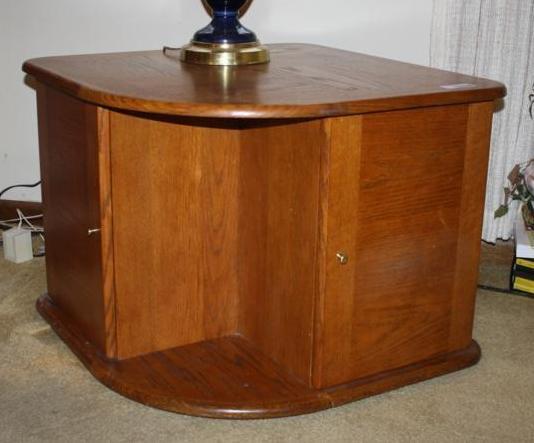 lot 56 image: End table with cut out on front. Lo...