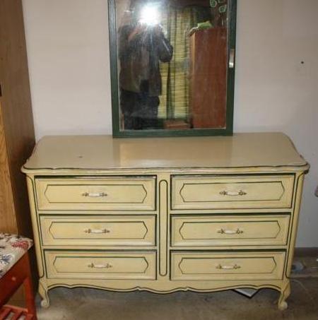 lot 58 image: Dresser 19 x 32 x 52 Mirror 24 x 30...