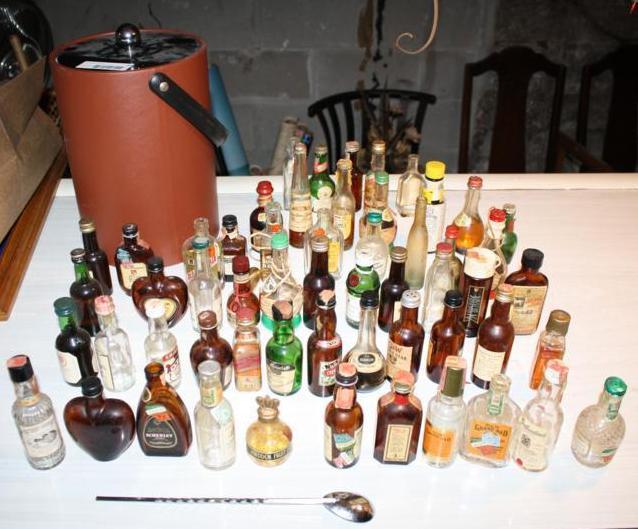 lot 85 image: Collectible Bottles