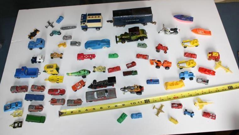 lot 99 image: Cars - Matchbox, Corgi toys, Land R...