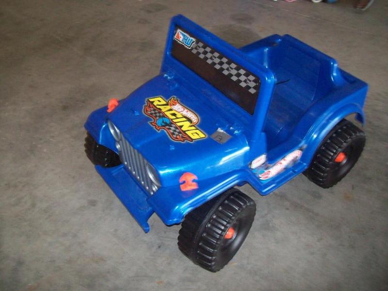 lot 13 image: Blue toy jeep -New -2 seater -6v -c...