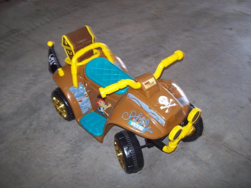 lot 14 image: Small pirate four wheeler -New -6v ...