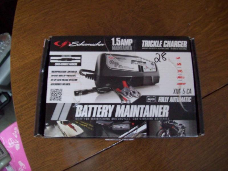 lot 28 image: Schumacher 1.5 amp Trickle Charger...