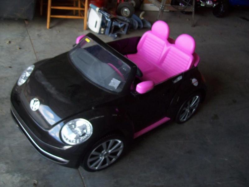 lot 5 image: Girls VW Bug -New -seats 2 -12v -co...