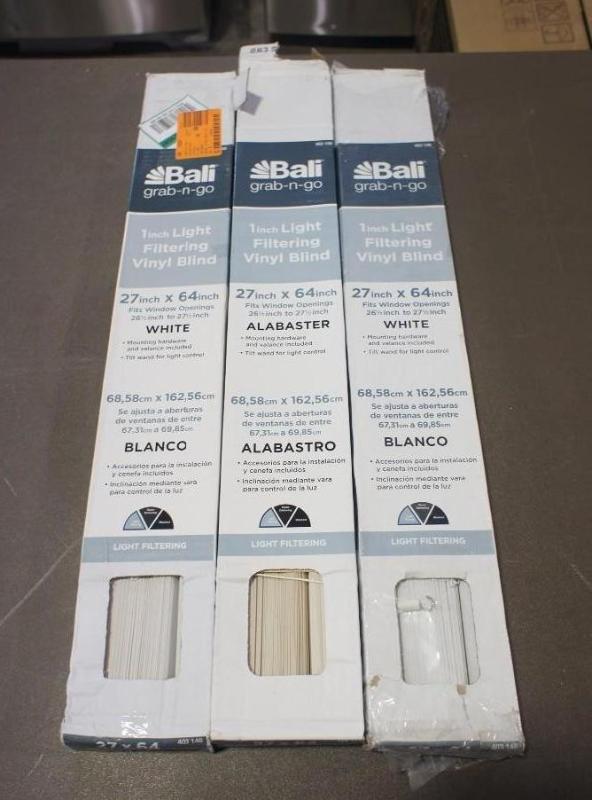 lot 28 image: Lot of (3) Mini Blinds ( 27" x...