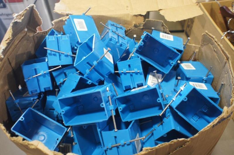 lot 41 image: Lot of approx (100) Single Gang 18 ...