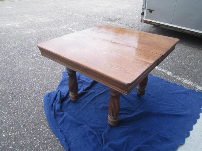 lot 1 image: Antique Square Oak Table 3 Leaves (...